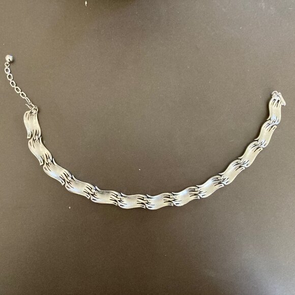 Vintage Trifari Silver Tone Collar Necklace Long Thread Statement in Great Shape - Picture 8 of 8